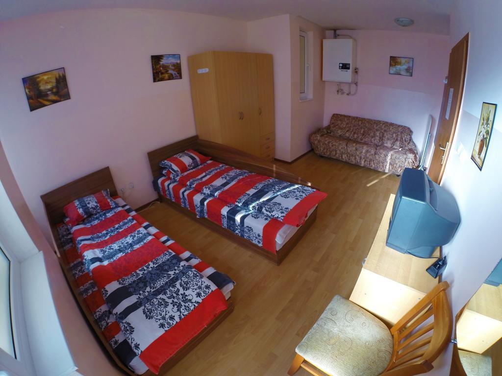 Our Home Guest Rooms Veliko Tŭrnovo Eksteriør bilde
